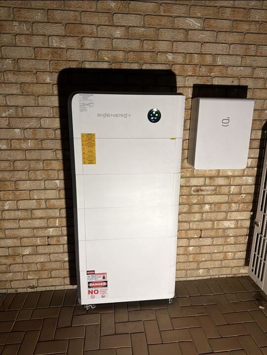 Inverter installation, external wall